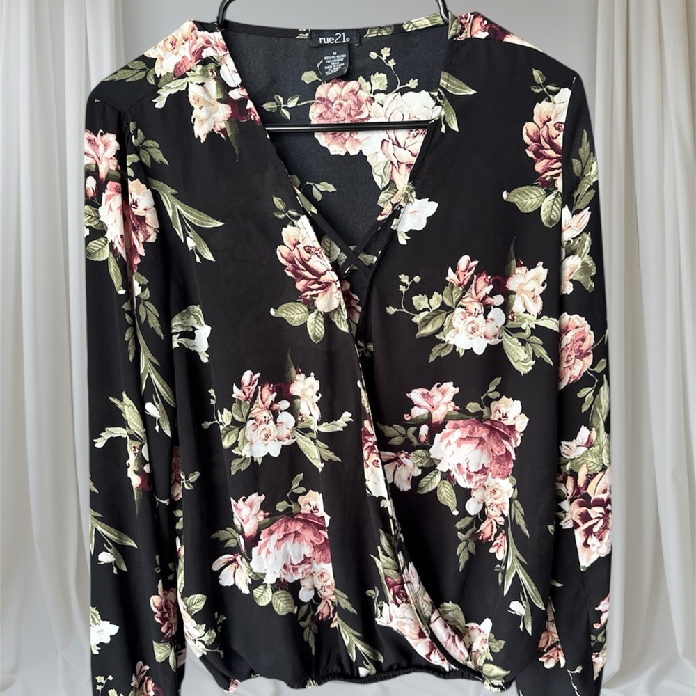 Rue21 Black Floral Women's Top